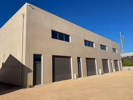 location local d'activités la seyne sur mer 415 m²