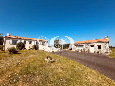 maison de 104 m2 élevée sur sous sol total