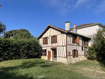 gers--proche montreal du gers--maison en colombage avec jardi