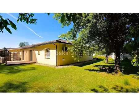 vente maison 6 pièces 138 m² à saint-médard-de-guizières (33230)  199 500 €