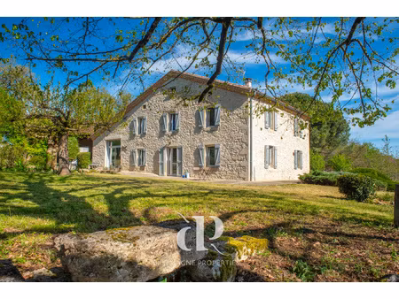 maison de campagne rénovée à proximité des commodités