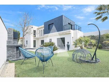 villa contemporaine de 276 m² avec garage de 30 m2