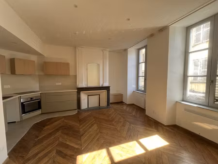 a louer t3 centre-ville espalion