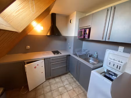 studio meuble en centre ville avec mezzanine proche commerce