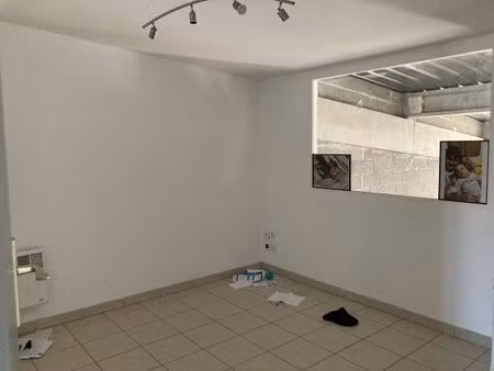 location commerce 350 m² à céret (66400)