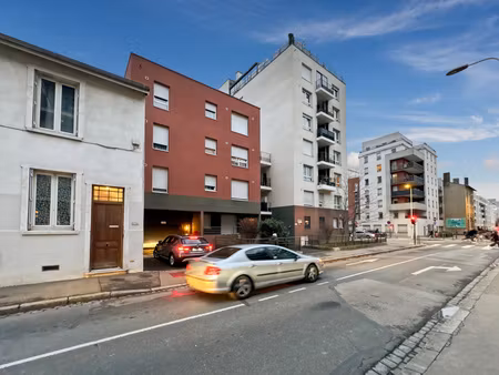 parking couvert situé à lyon 8ème arrondissement