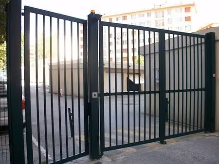 location garage 12 m² à toulon (83000)