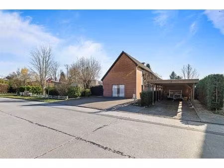 uniek open bebouwing met tal van mogelijkheden