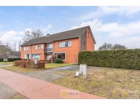 aangename gezinswoning met 3 slaapkamers op gegeerde locatie in hartje achel