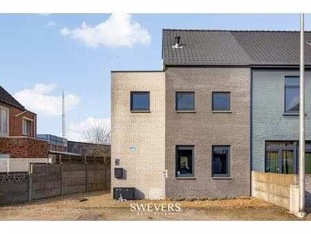 instapklare en volledig gerenoveerde woning met tuin op rustige ligging in leopoldsburg