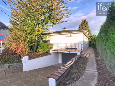 bungalow met 4 slaapkamers en ruime garage