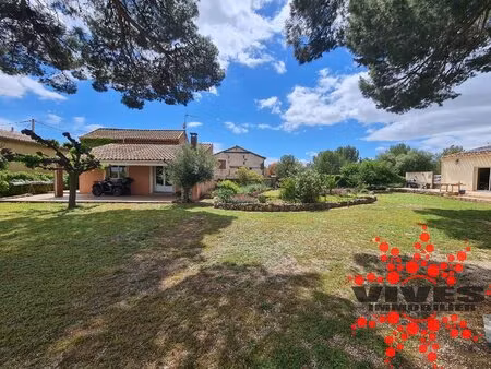 au calme  au milieu des vignes  maison de campagne sur plus de 10 800 m² de terrain.