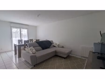 appartement t3 vendu loué ? résidence récente et sécurisée à val-de-reuil