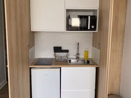 studio meuble proche de la place de la victoire