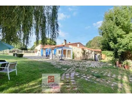ancien corps de ferme entièrement rénové - 230 m2 - 5 chambres - garage indépendant