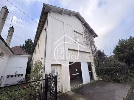 bergerac : local commercial de 115m² avec fort potentiel de rénovation