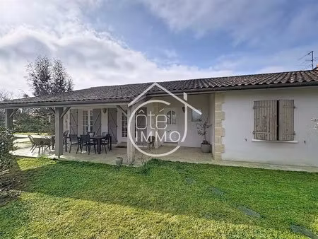 montcaret : charmante maison avec piscine