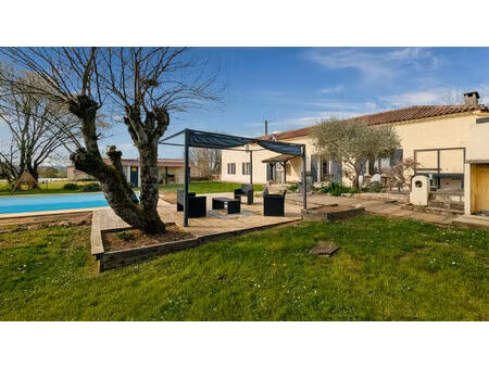 vente maison 7 pièces  190.00m²  montayral