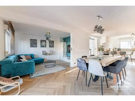 belle maison contemporaine 5 pièces de 172m² sur 6 ares 91 de terrain.