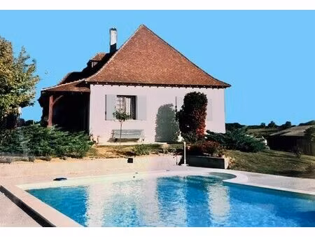 maison périgourdine avec piscine et grand terrain – proche ey