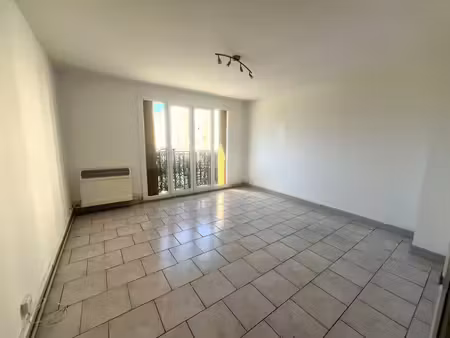 vente appartement aubagne 13400 - - surface privée