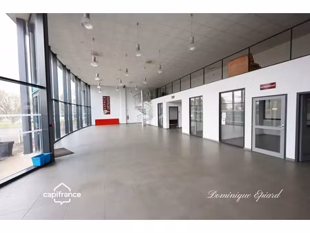 local d’activité / commercial premium – 740 m² – axe stratégique – terrain 7 500 m² – accè