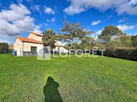 vente maison piscine à pugny (79320) : à vendre piscine / 166m² pugny