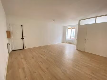 location appartement 1 pièce 42m²