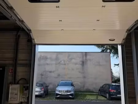 local d'activités a louer