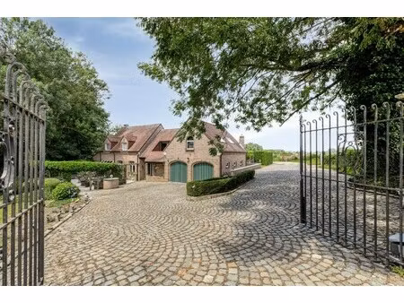 huis te koop in sint-lievens-houtem met 4 slaapkamers