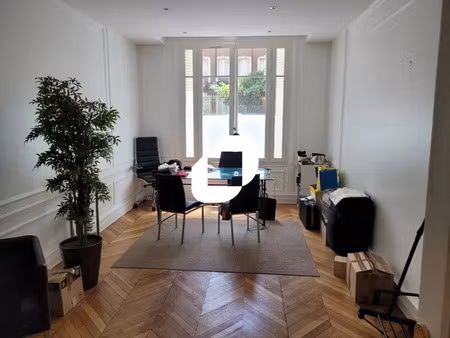 location bureau paris 75008