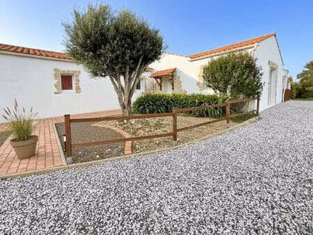 maison de 6 pièces de 150 m² située à talmont-saint-hilaire