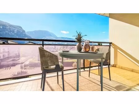 dernier étage avec vue remarquable à cluses