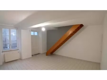 location appartement 2 pièces 62 m² à vesoul (70000)