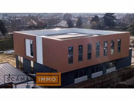 local d'activités de 1273m²