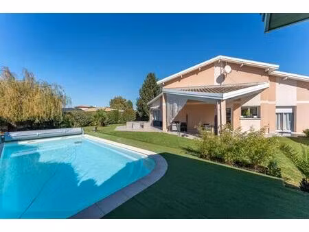 maison individuelle de 4 pièces de 196 m² située à gujan-mestras