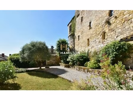 immeuble historique avec jardin  puits et piscine interieure - ideal projet touristique