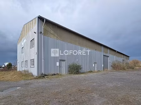 bâtiment à usage professionnel lacq 864m²