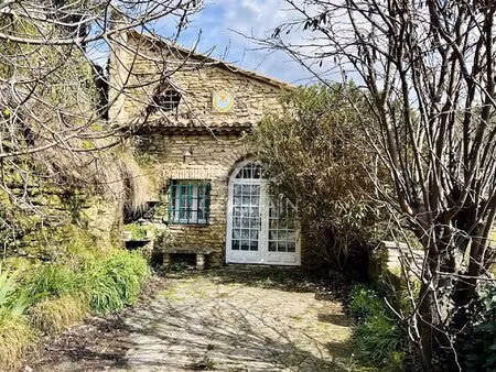 saumane-de-vaucluse  en exclusivité  maison de village en pierre de 104 m² avec jardin clo