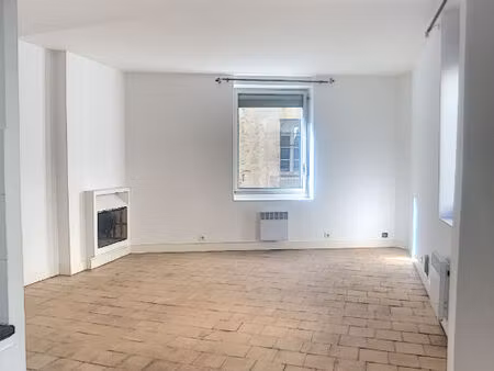 a louer avignon intramuros (84000) : charmant appartement 2 pièces - quartier grande fuste