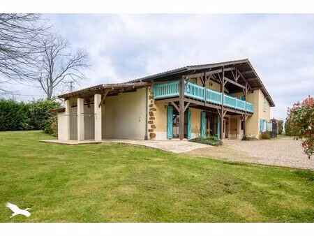 vente maison 7 pièces 230 m² hagetmau (40700)