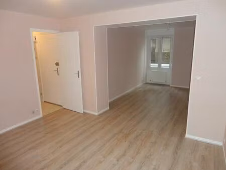 location appartement 2 pièces 53m2 épernay 51200 - 518 € - surface privée