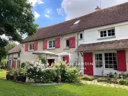 propriété de charme en brie: authentique longère et jardin d'exc