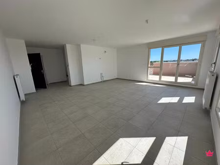 prix canon - t4 proche du centre -ville a belleville !