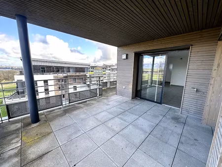 location appartement 5 pièces 136.5 m² à saint-julien-en-genevois (74160)  2 990 €