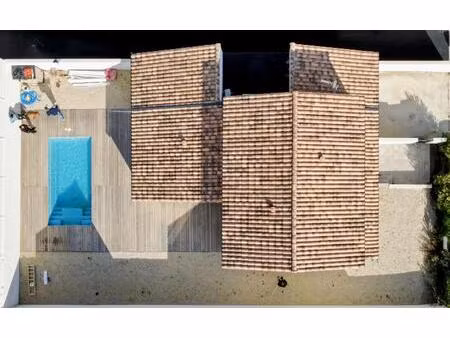 maison 4 pièces de 138 m² située à montblanc