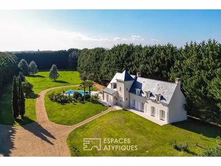 propriété de charme avec piscine et parc paysager