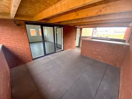 très bel appartement 1ch de 70 m2 avec terrasse privative