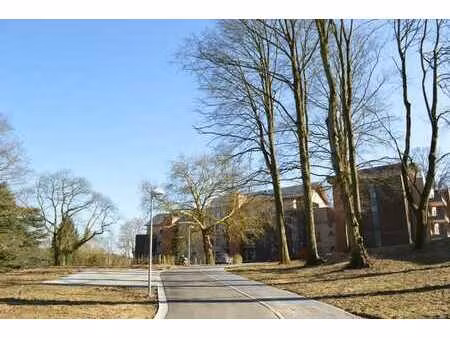 splendide studio dans un immeuble élégant