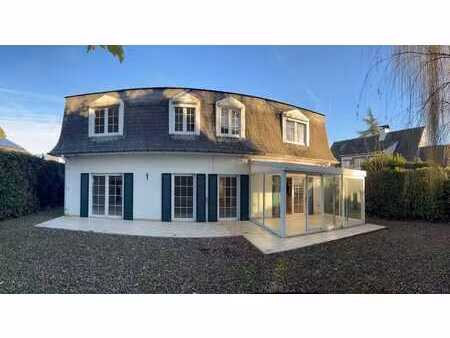 villa de style campagnard de 5 chambres